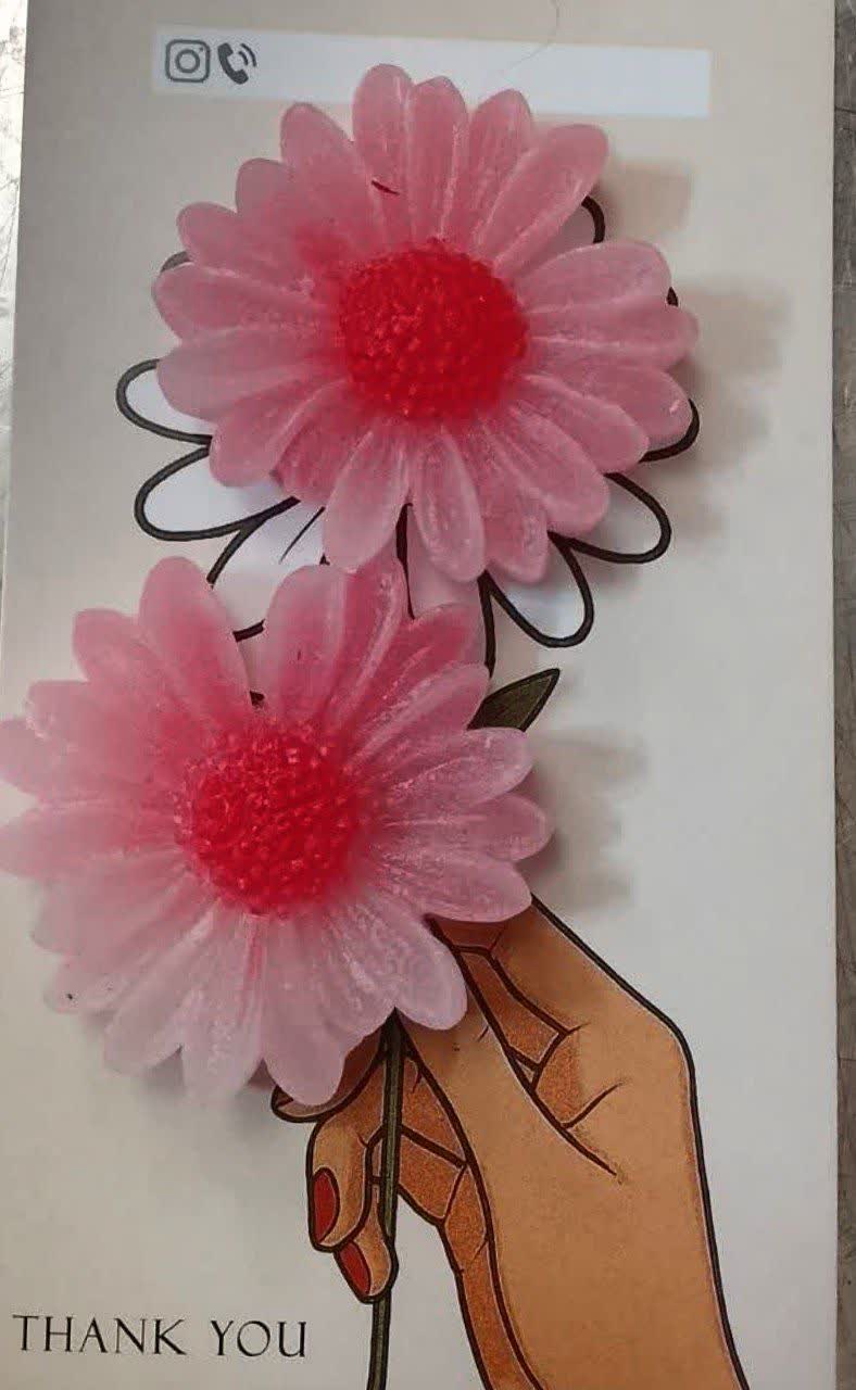 گیفت شمع بابونه  پارافین کریستال  بسیار زیبا 😍😍 هر تعداد می خواین  سفارش بدین می سازم